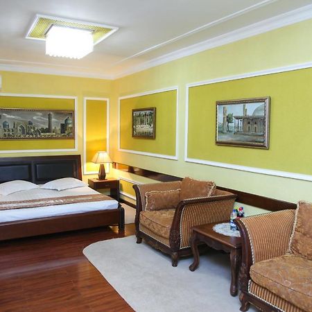 Kamelot Hotel Бухара Екстериор снимка