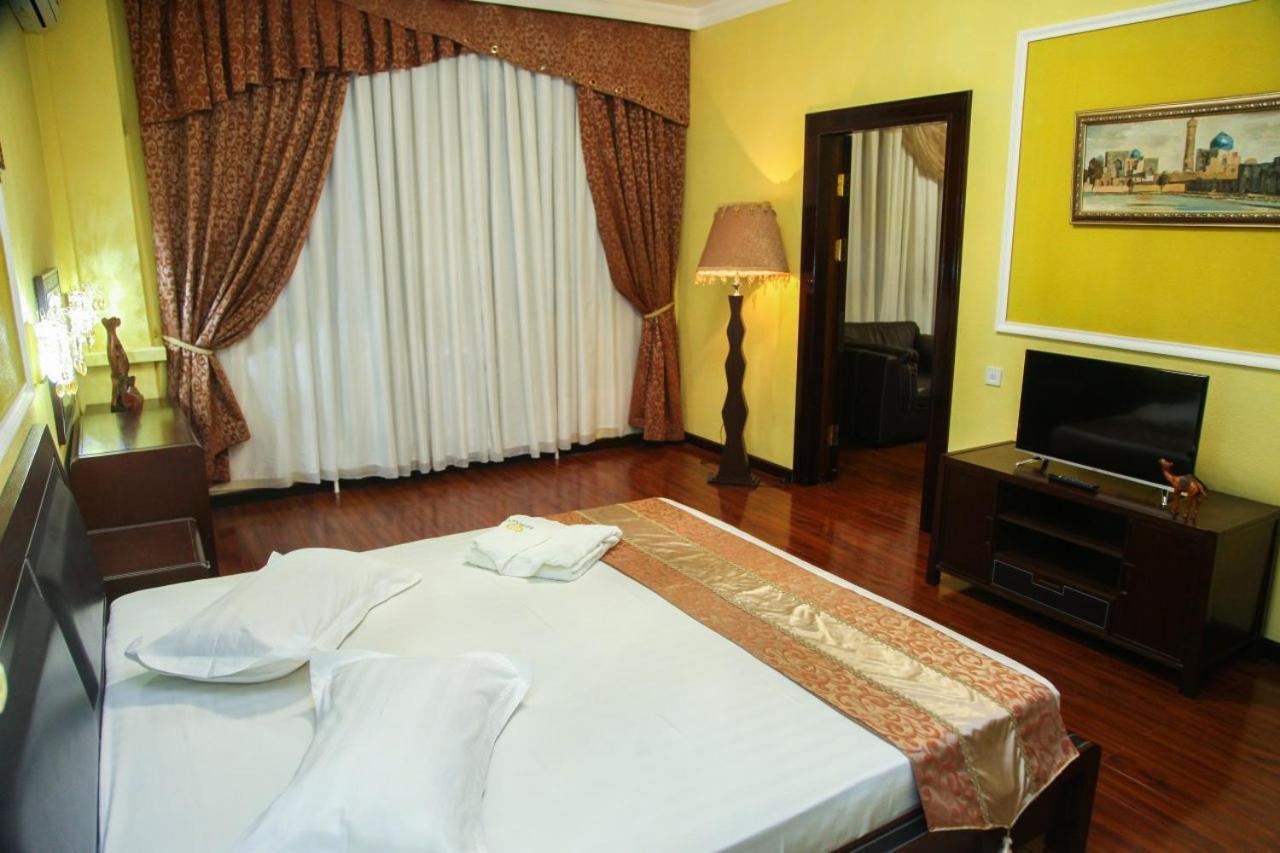 Kamelot Hotel Бухара Екстериор снимка