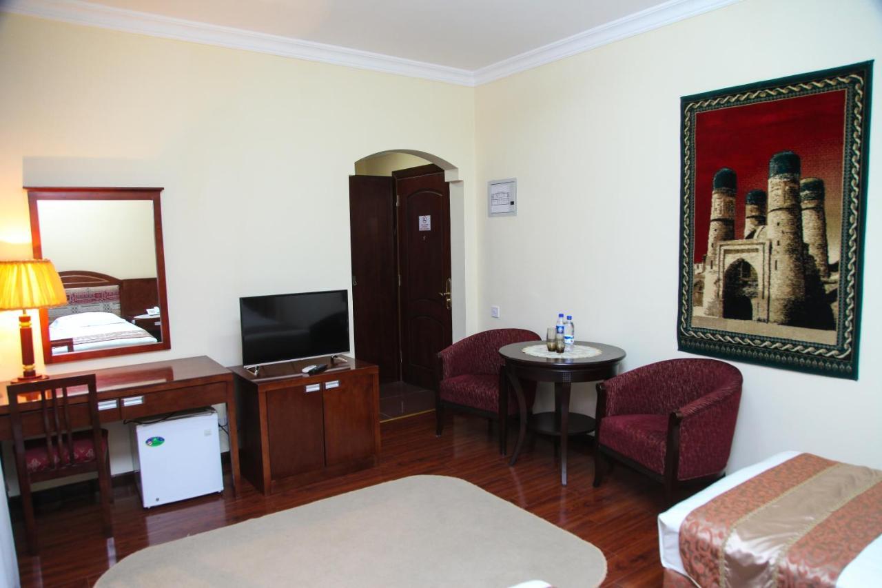 Kamelot Hotel Бухара Екстериор снимка