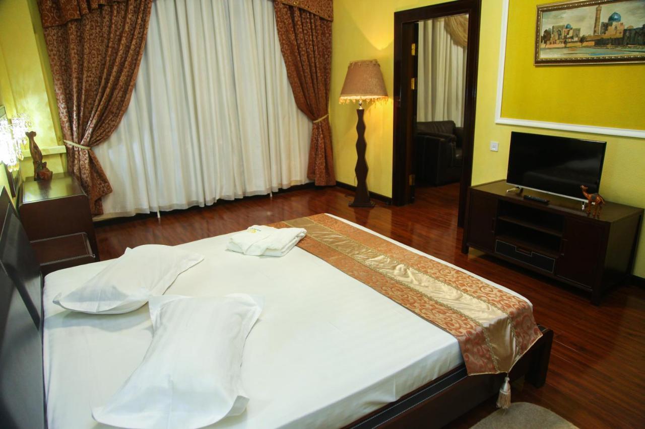 Kamelot Hotel Бухара Екстериор снимка